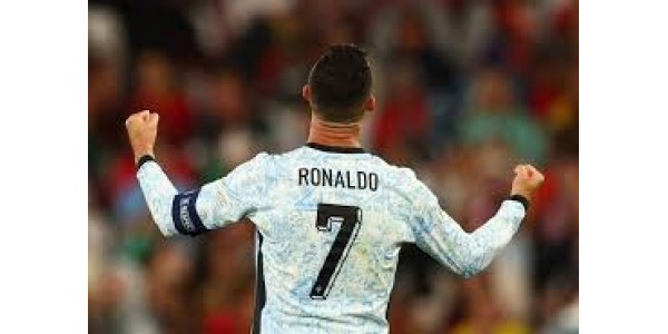 Ronaldo saksøker tidligere klubb Juventus.